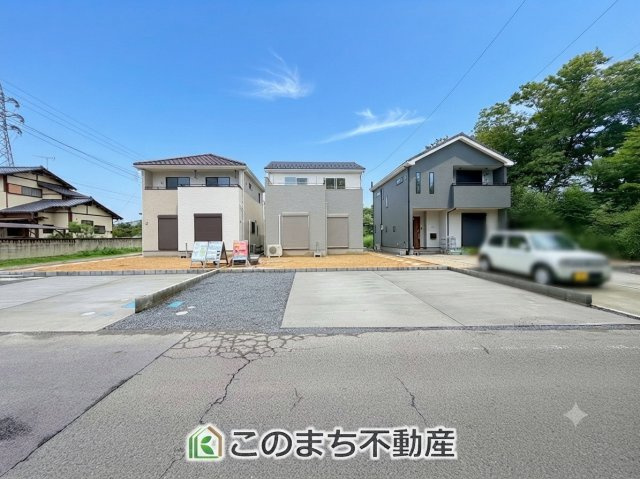 いろどりアイタウン那須塩原市埼玉23-P1の駐車場|お車並列３台分ご用意しております♪
