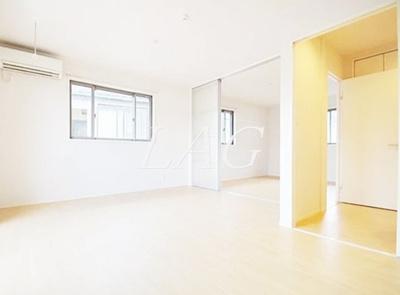 【居間・リビング】 | クラージュ   | 洋室のお部屋です。