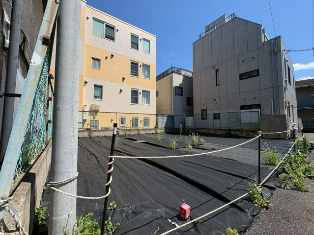 中野区鷺宮3丁目　建築条件無し売地の外観|2026.07.10撮影

現地ご見学希望・資料請求などお気軽にお問い合わせ下さい！
03-5990-5201