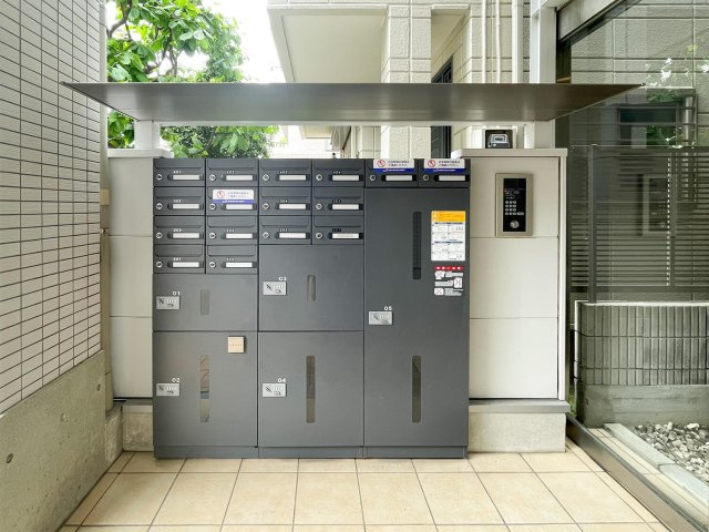 Ｗｅｓｔ　Ｆ．Ｙ．のその他共用部分|集合ポスト、宅配ボックス