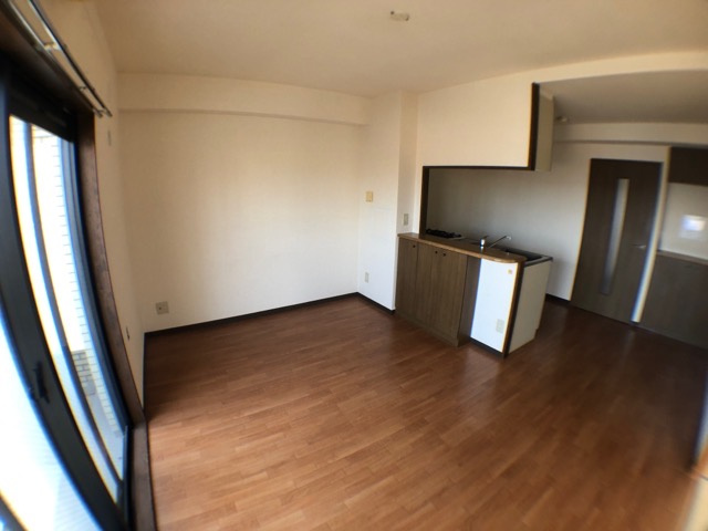 角部屋住戸で過ごしやすく、おすすめです。