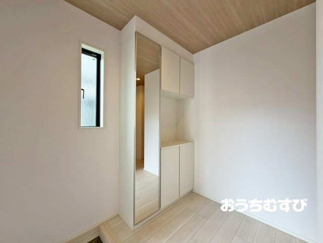 守山区上志段味3期(全13棟)の玄関