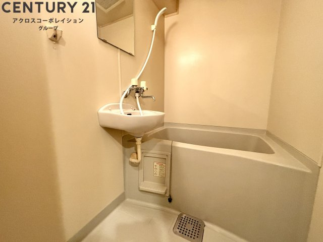 シンプルで機能的なユニットバスです！
