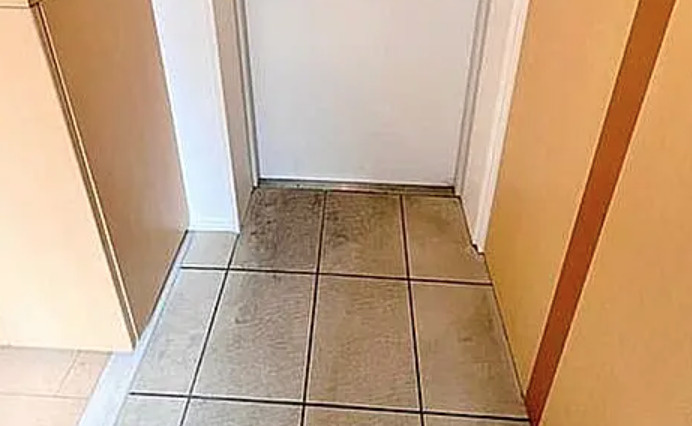 アークビル　の玄関
