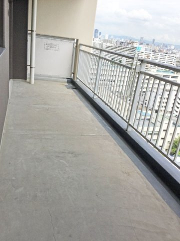 大阪市此花区酉島４丁目の賃貸マンションのバルコニー