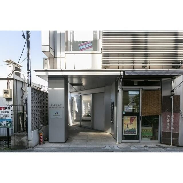 Ｆ－ＦＬＡＴ三軒茶屋のエントランス