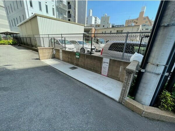 プレサンス鶴舞公園WESTのその他|専用ゴミ置き場です