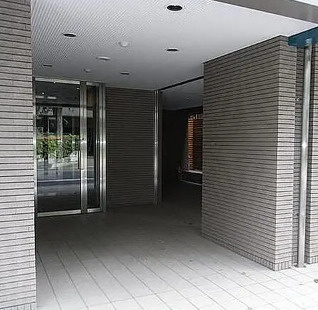 エスペラル池袋のエントランス