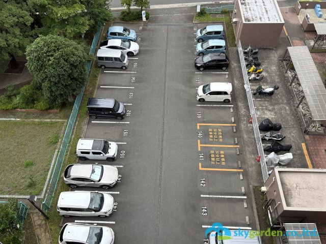 ソフィア茅ヶ崎Ｅ棟の駐車場