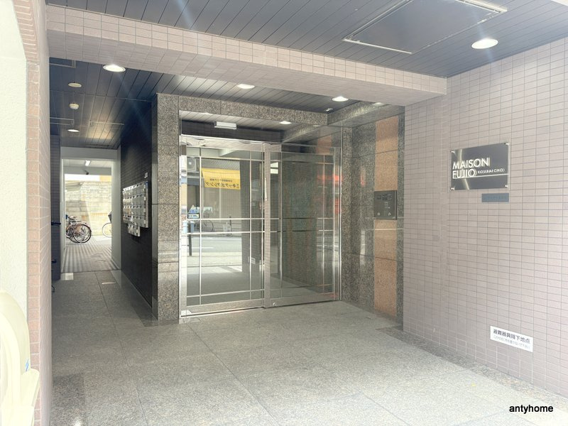 メゾンフジオ紅梅町　仲介手数料無料のエントランス