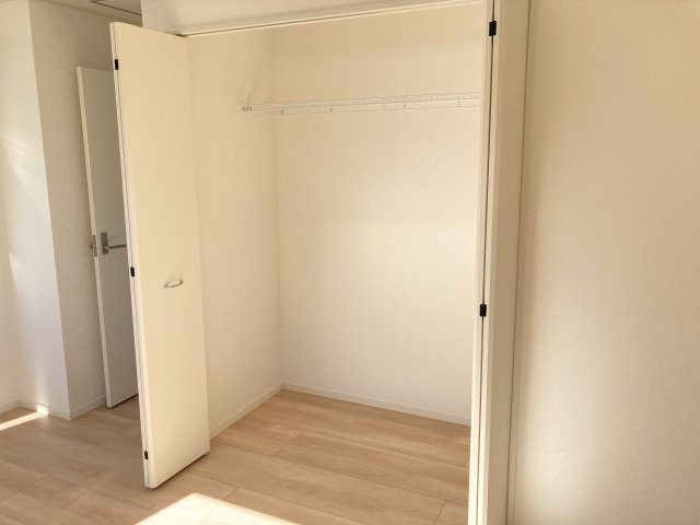 クレイドルガーデン前橋市大利根町第３　１号棟の収納|【イメージ画像】2階洋室2　収納です