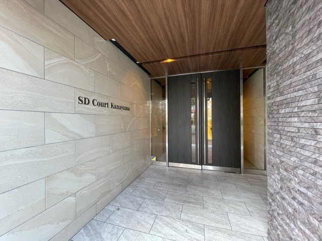 名古屋市熱田区新尾頭１丁目の賃貸マンションのエントランス