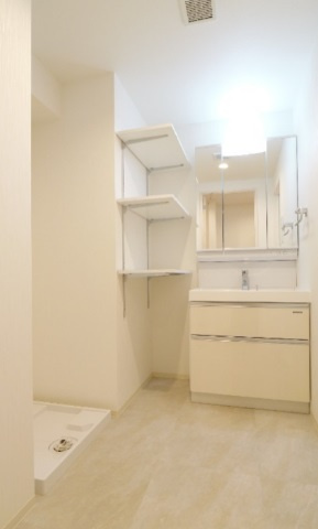 大阪市中央区松屋町住吉の賃貸マンションの居間・リビング