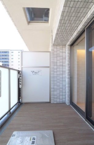 大阪市中央区松屋町住吉の賃貸マンションの居間・リビング