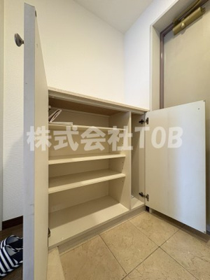【玄関】 | ライオンズステーションプラザ千歳烏山 | シューズBOX