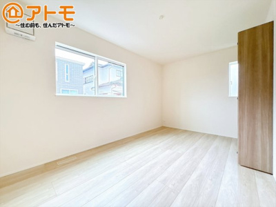 【寝室】 | 御殿場市竃01期　新築一戸建て　全1棟 | 各居室に収納がついているので、部屋の中をすっきり見せることができますね！