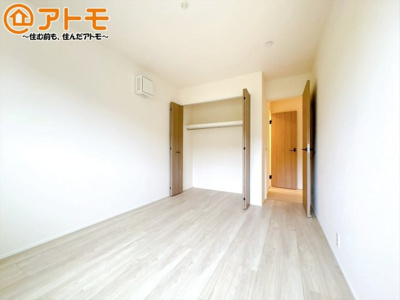 【子供部屋】 | 御殿場市竃01期　新築一戸建て　全1棟 | 広々使える収納付きの洋室です♪