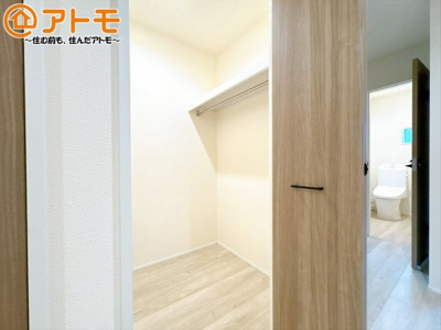 【収納】 | 御殿場市竃01期　新築一戸建て　全1棟 | ウォークインクローゼットは季節ものなどを収納することができて便利です♪
