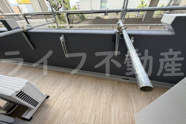 ファステート東大阪アダマスのバルコニー