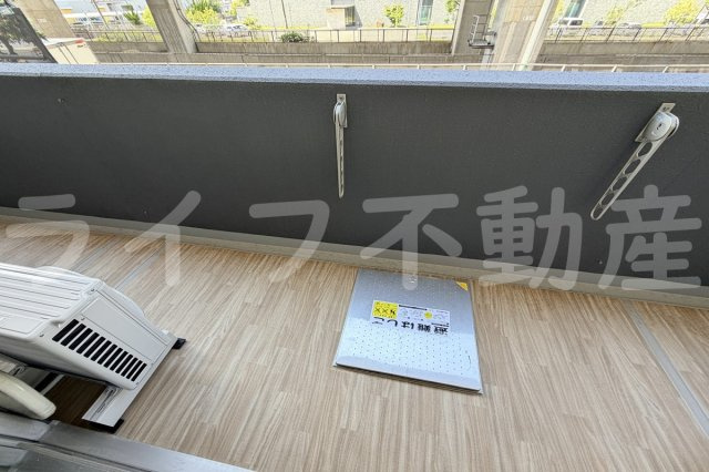 ファステート東大阪アダマスのバルコニー