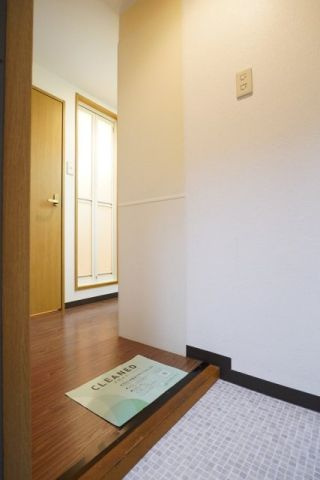 スカイコート池袋東口の玄関