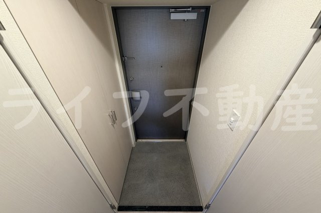 ファズテート東大阪アダマスの玄関