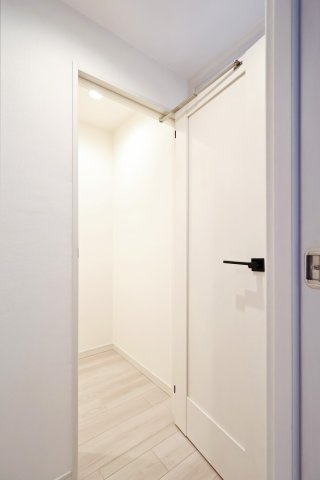 藤和千歳船橋ホームズの玄関|藤和千歳船橋ホームズ：玄関・廊下には納戸が付いております！