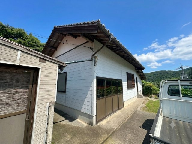【その他】 | 魚瀬町中古戸建 | 離れの倉庫です