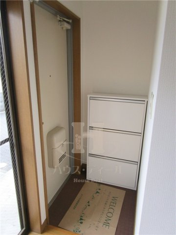 【玄関】 | サンビューハイツ | 収納もある玄関です