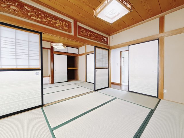 【中古戸建】高崎市吉井本郷の和室|■和室｜和室でしか味わえない畳ならではの香りや素材で和のやすらぎを感じてください♪休日はお子様とお昼寝するのにも最適です！