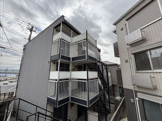 レオパレスルーエ六甲の外観