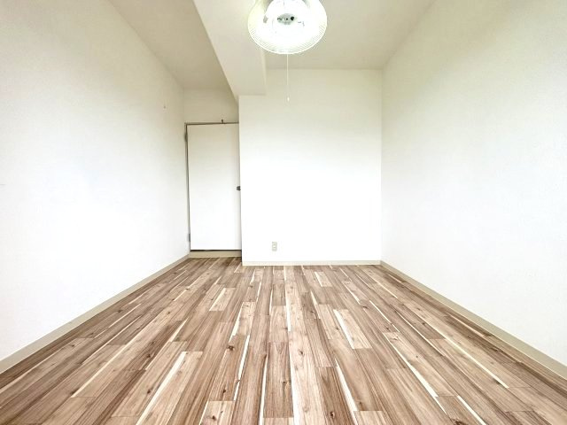 アメニティレジス富田林の洋室