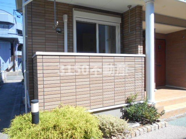 ヴァンロゼＡ　Ⅱのバルコニー|暖かな日差しのふりそそぐバルコニー