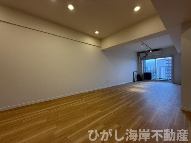 湘南スカイハイツ　1-4号棟の居間・リビング|新規リフォーム完了！　19.6帖　LDK