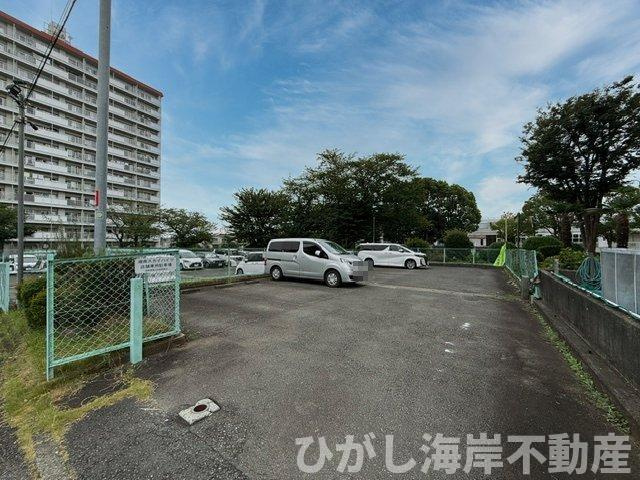 湘南スカイハイツ　1-4号棟の駐車場|敷地内駐車場
