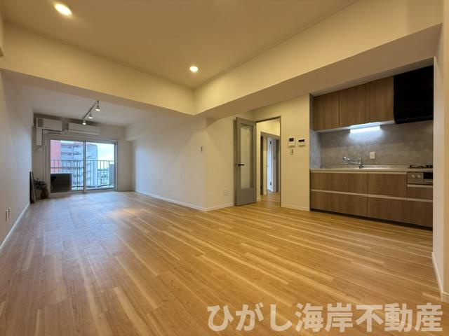 湘南スカイハイツ　1-4号棟の居間・リビング|新規リフォーム完了！　19.6帖　LDK