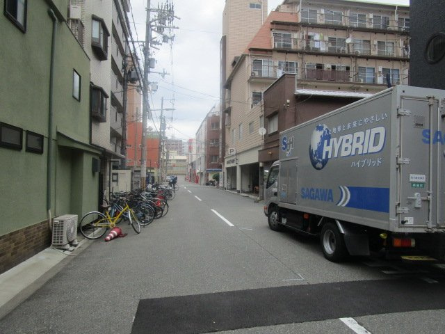 大阪市西成区花園北２丁目のビルの周辺