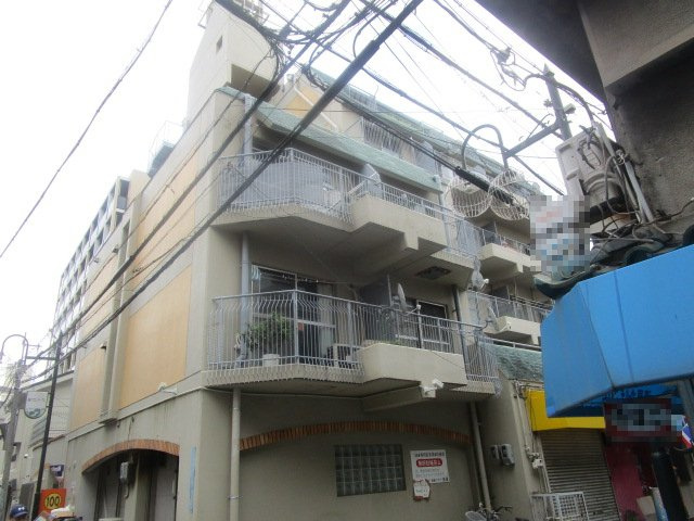 大阪市西成区花園北２丁目のビルの外観