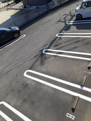ラフィーネＩＴＯ六番館の駐車場