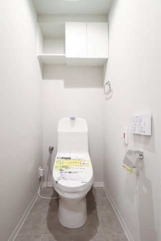 エクレールガーデン鷺ノ宮のトイレ|エクレールガーデン鷺ノ宮：ウォシュレット機能付きトイレです！