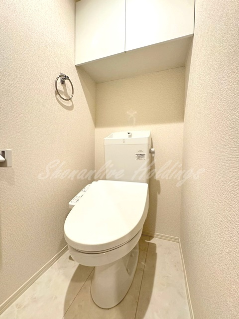茅ヶ崎市赤松町のアパートのトイレ|清潔感のあるトイレです