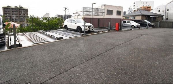 LaSante東白壁の駐車場