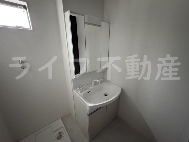 セレニティ荒本A棟の独立洗面台|独立洗面台で身支度をすべて済ませてしまいましょう
