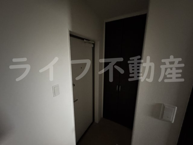 セレニティ荒本A棟の玄関|落ち着いた玄関です