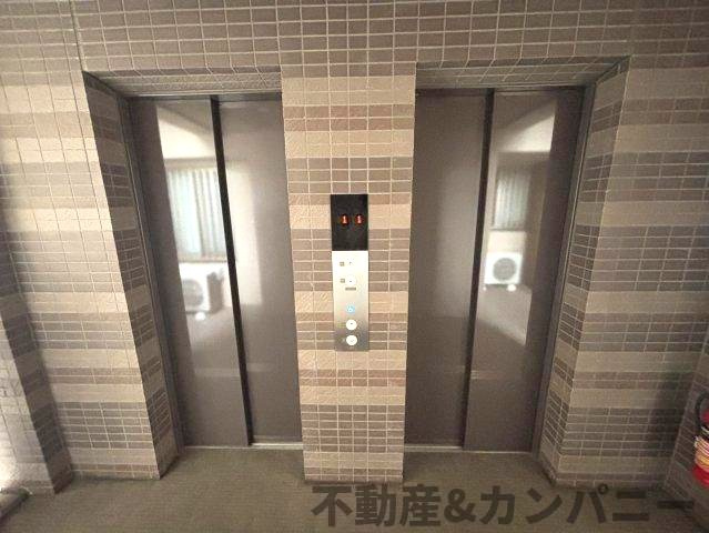 クレアホームズ松山千舟町のその他共用部分|エレベーターは2基あります