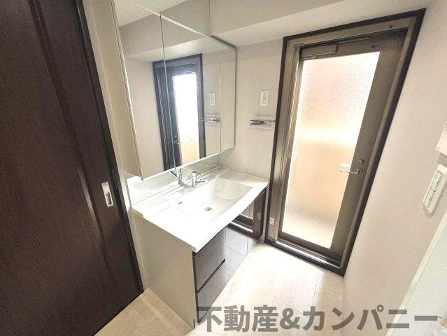 クレアホームズ松山千舟町の独立洗面台|独立洗面台、朝の身支度には欠かせません