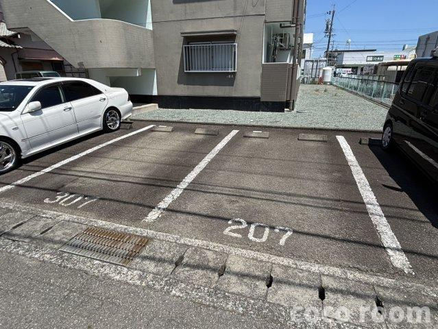 リベルテイシダの駐車場