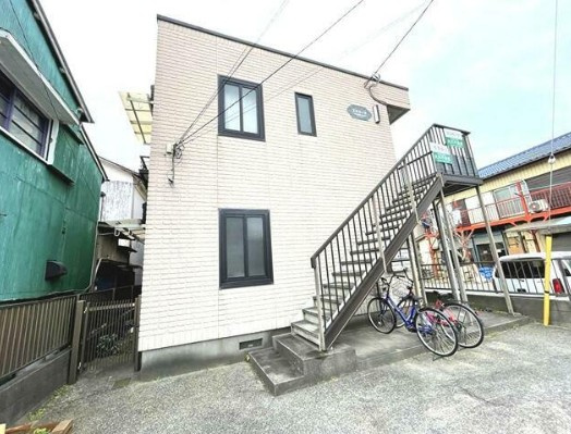 市川市国府台３丁目のアパートの外観