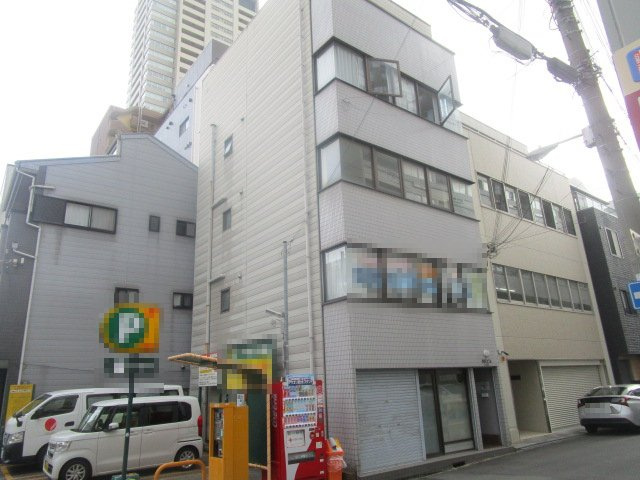 大阪市西区南堀江４丁目のビル