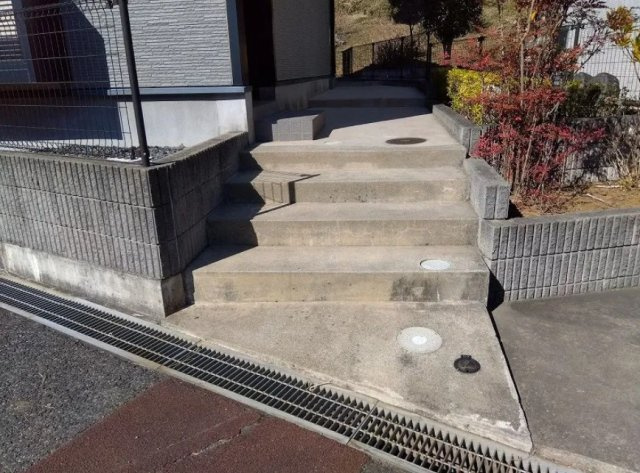 レオパレス萬貮番館のエントランス